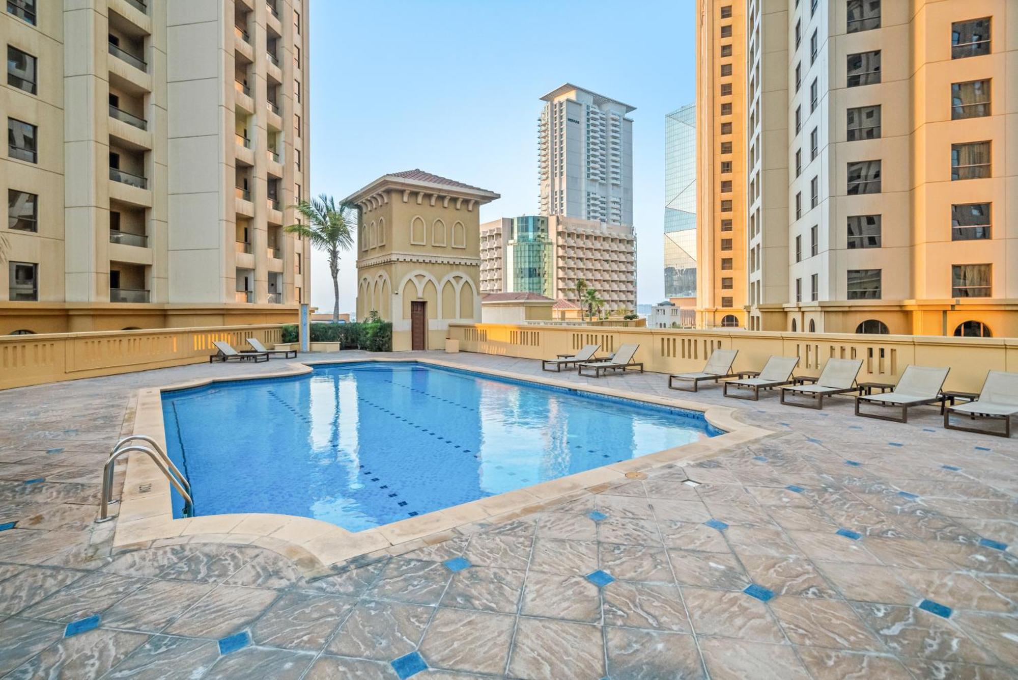 Prime Location! Spacious 5bedroom Maidroom On Jbr Near Metro ,walk To The Mall, Dining & Entertainment - By Sunkissed Homes *